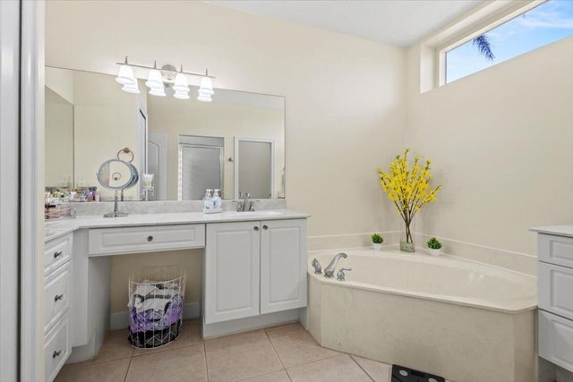 814 SW Saint Julien Court, Port St. Lucie, FL 34986