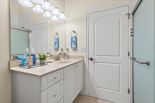 814 SW Saint Julien Court, Port St. Lucie, FL 34986