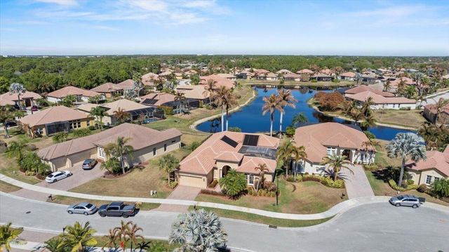 814 SW Saint Julien Court, Port St. Lucie, FL 34986