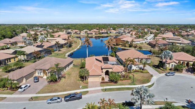814 SW Saint Julien Court, Port St. Lucie, FL 34986
