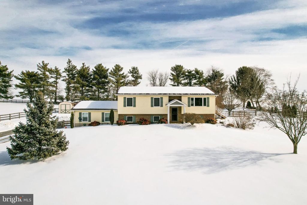 Image 1 of property listing at 4316 UTZ RD, Hampstead, MD 21074