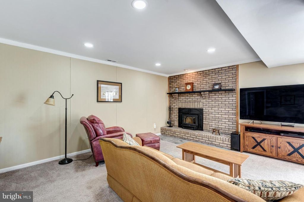 Image 36 of property listing at 4316 UTZ RD, Hampstead, MD 21074