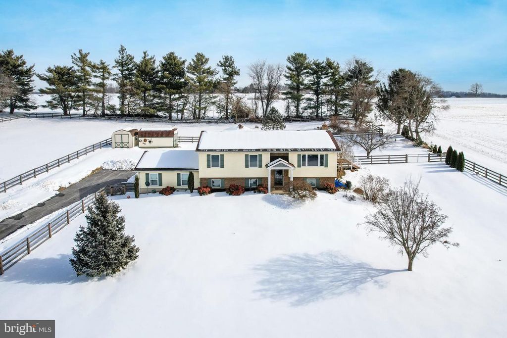 Image 37 of property listing at 4316 UTZ RD, Hampstead, MD 21074