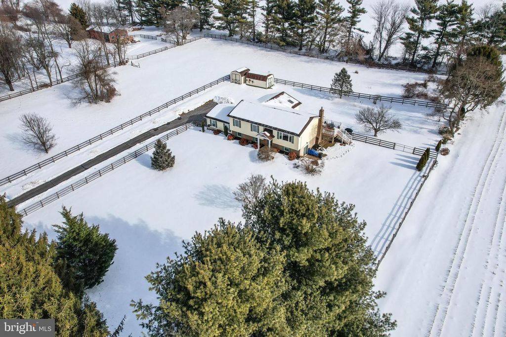 Image 49 of property listing at 4316 UTZ RD, Hampstead, MD 21074