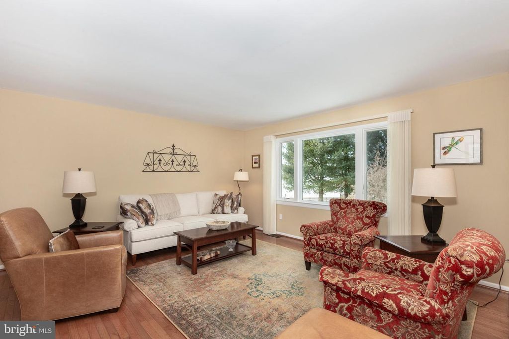 Image 6 of property listing at 4316 UTZ RD, Hampstead, MD 21074