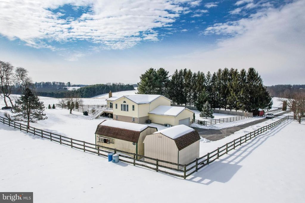 Image 61 of property listing at 4316 UTZ RD, Hampstead, MD 21074