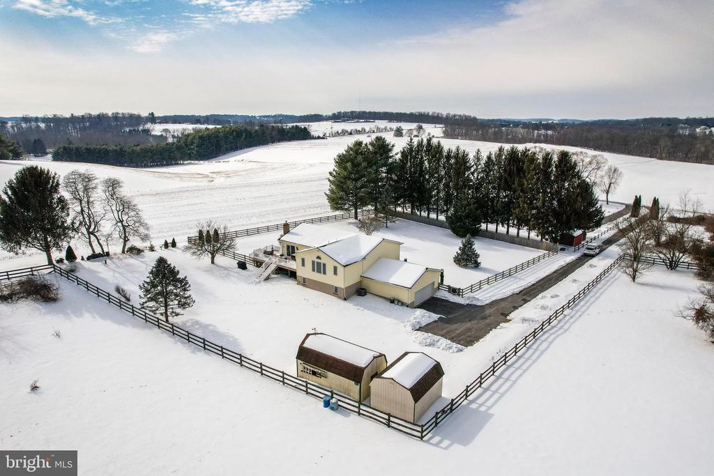 Image 62 of property listing at 4316 UTZ RD, Hampstead, MD 21074