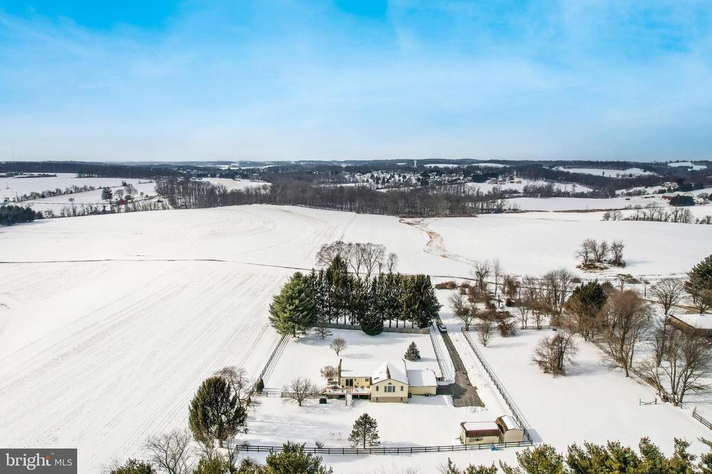 Image 63 of property listing at 4316 UTZ RD, Hampstead, MD 21074