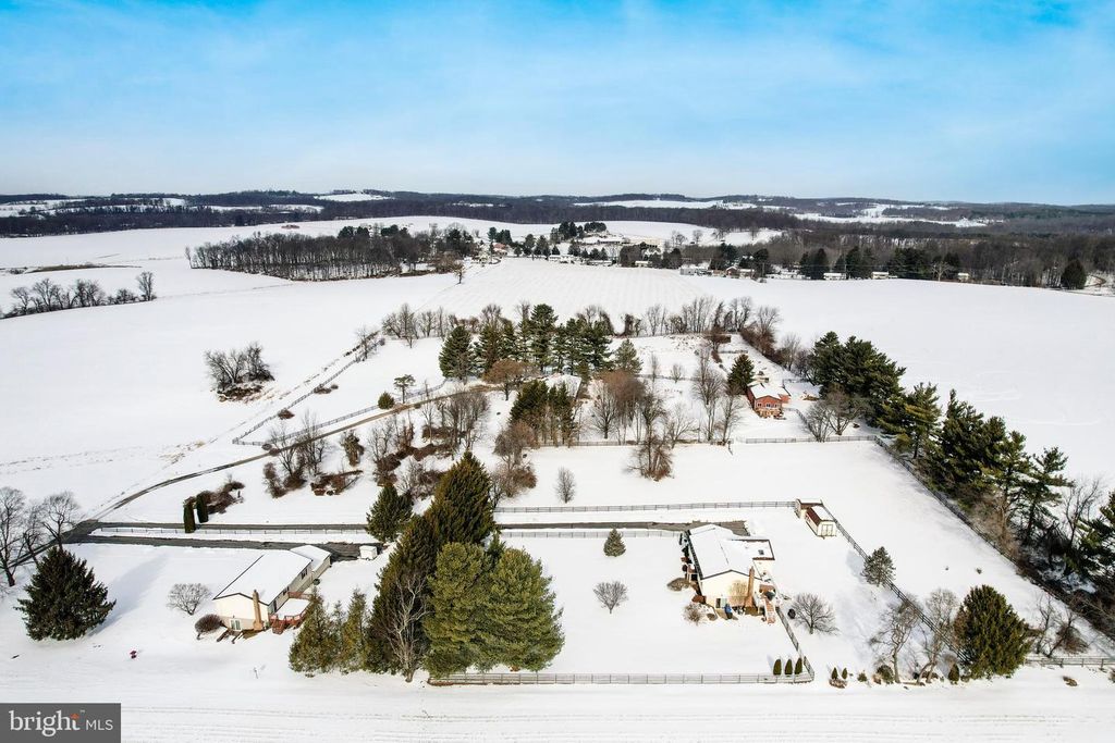 Image 64 of property listing at 4316 UTZ RD, Hampstead, MD 21074