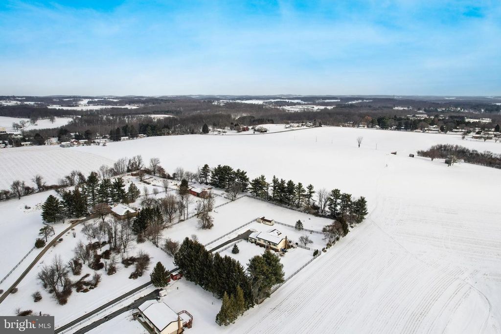 Image 65 of property listing at 4316 UTZ RD, Hampstead, MD 21074