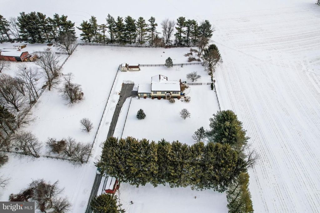 Image 66 of property listing at 4316 UTZ RD, Hampstead, MD 21074