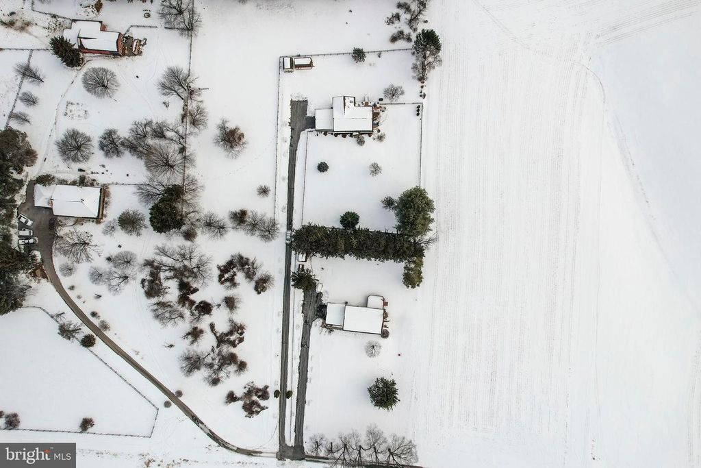 Image 67 of property listing at 4316 UTZ RD, Hampstead, MD 21074