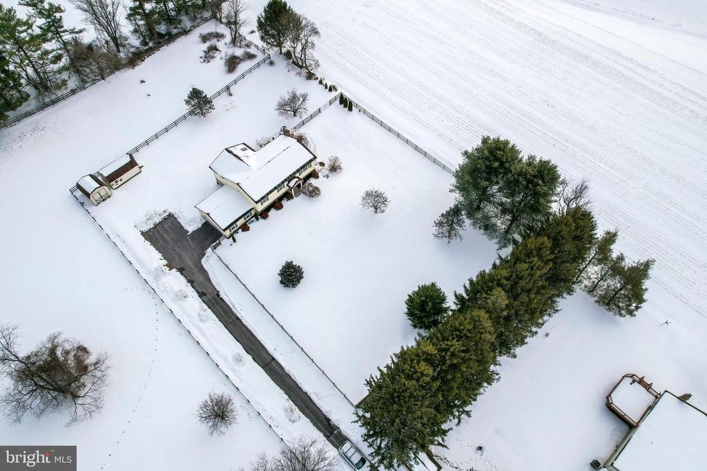 Image 68 of property listing at 4316 UTZ RD, Hampstead, MD 21074