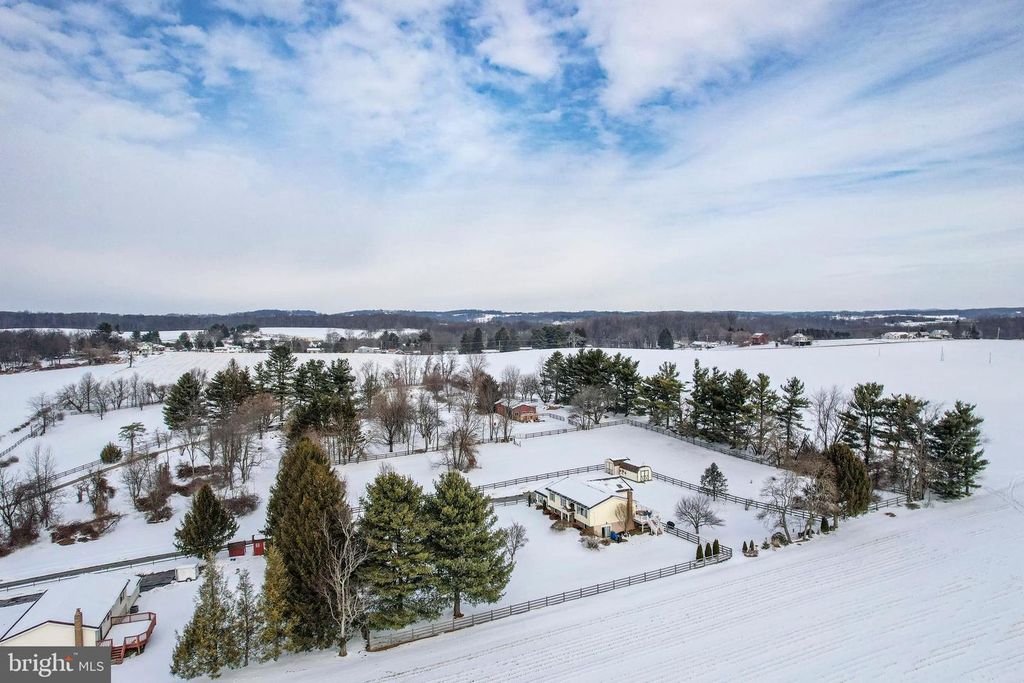 Image 69 of property listing at 4316 UTZ RD, Hampstead, MD 21074