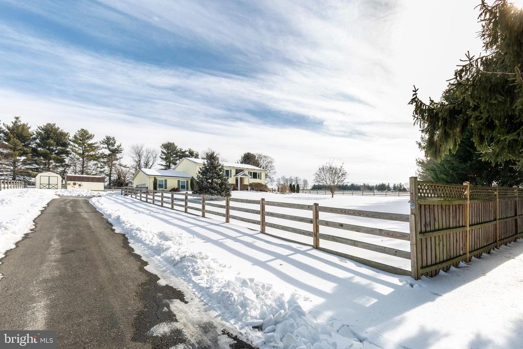 Image 76 of property listing at 4316 UTZ RD, Hampstead, MD 21074