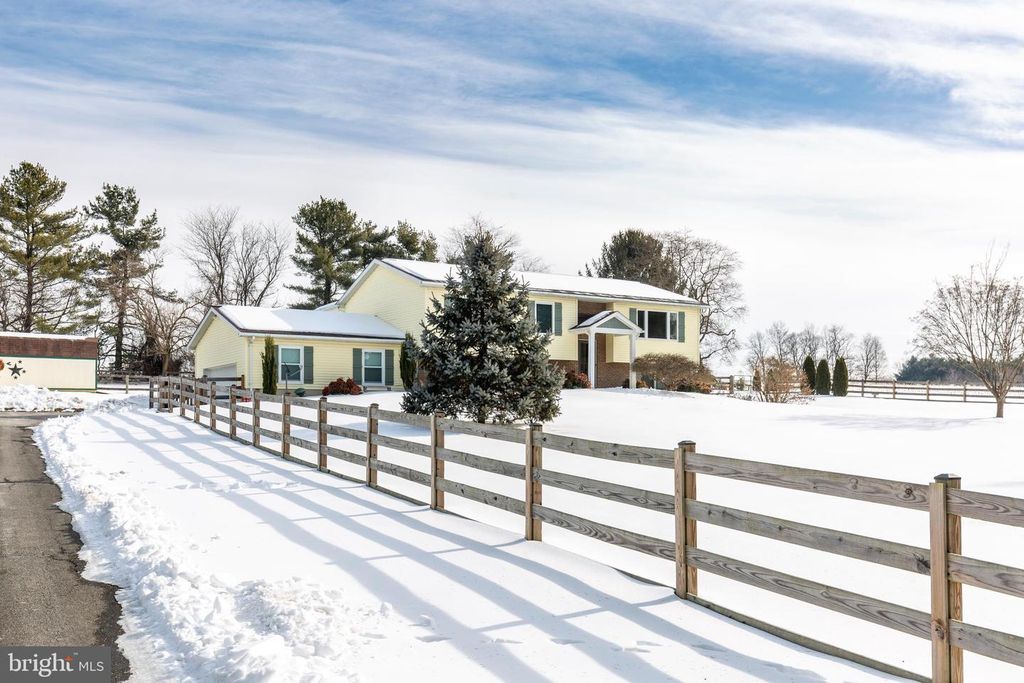 Image 77 of property listing at 4316 UTZ RD, Hampstead, MD 21074