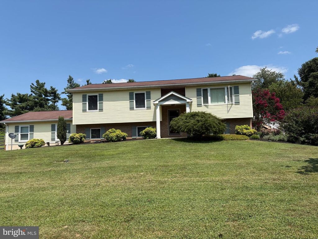 Image 78 of property listing at 4316 UTZ RD, Hampstead, MD 21074