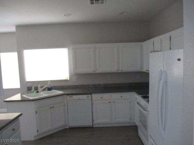 1452 Dragon Rock Drive, Henderson, NV 89052