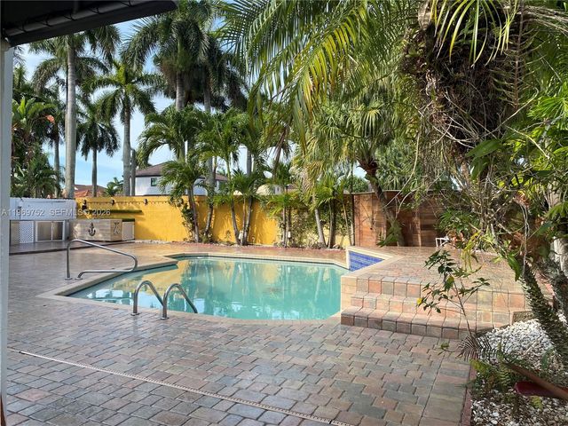 720 NW 123rd Ave, Miami, FL 33182