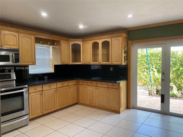 720 NW 123rd Ave, Miami, FL 33182