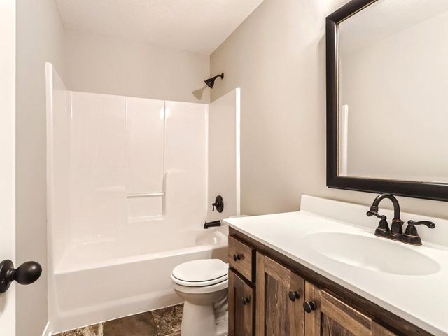 6664 Heritage Avenue, Lino Lakes, MN 55038