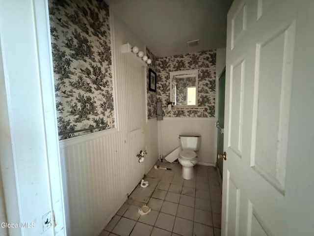 112 Country Ridge Court, Amsterdam, NY 12010