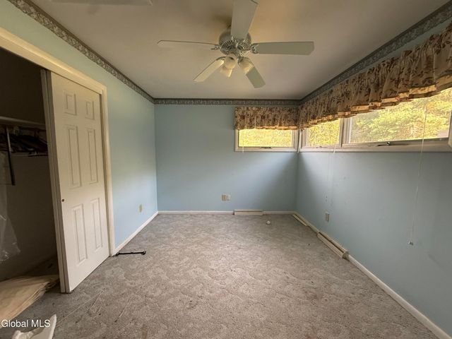 112 Country Ridge Court, Amsterdam, NY 12010