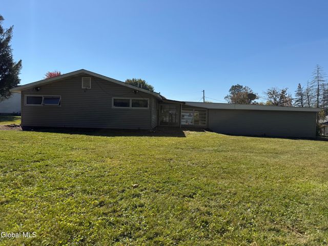 112 Country Ridge Court, Amsterdam, NY 12010