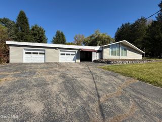 112 Country Ridge Court, Amsterdam, NY 12010