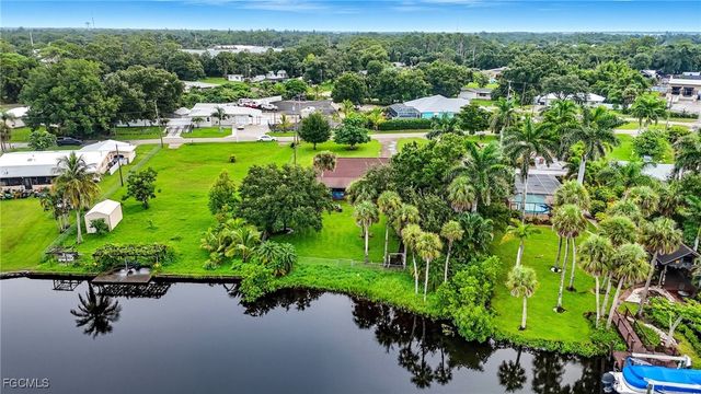 1261 Driftwood DR, North Fort Myers, FL 33903