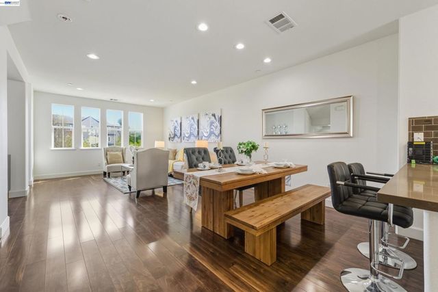 2305 Gibbons St, Hayward, CA 94541