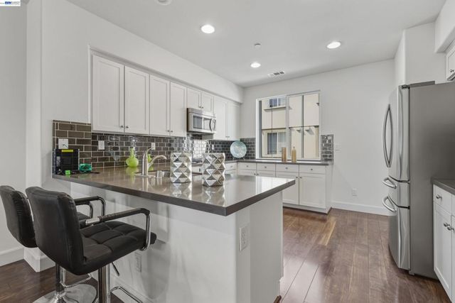 2305 Gibbons St, Hayward, CA 94541