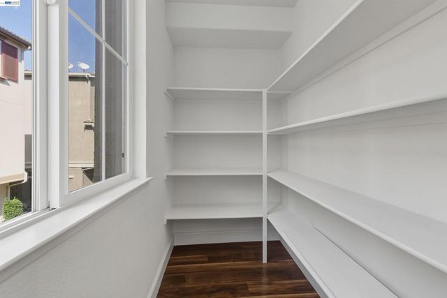 2305 Gibbons St, Hayward, CA 94541