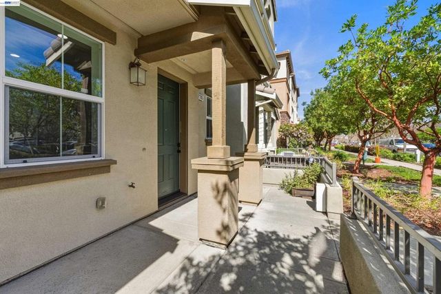 2305 Gibbons St, Hayward, CA 94541