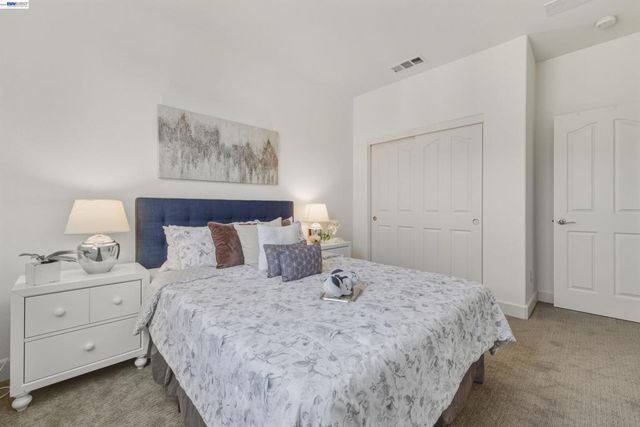 2305 Gibbons St, Hayward, CA 94541