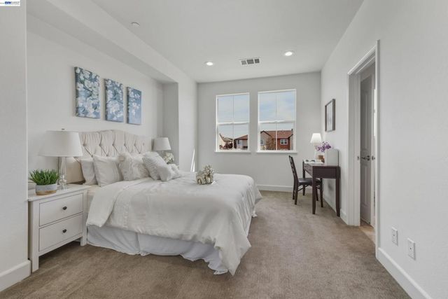 2305 Gibbons St, Hayward, CA 94541