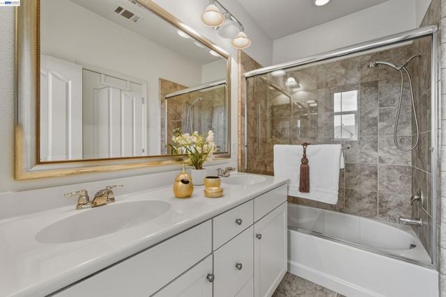 2305 Gibbons St, Hayward, CA 94541