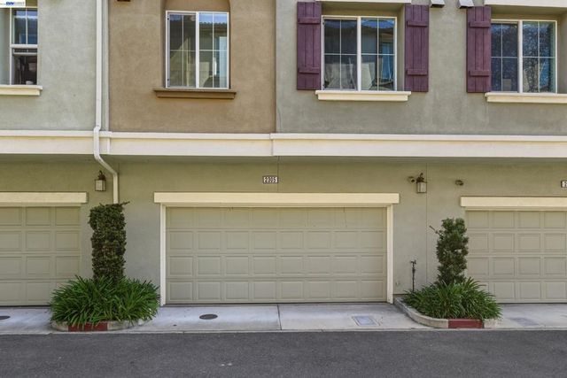 2305 Gibbons St, Hayward, CA 94541