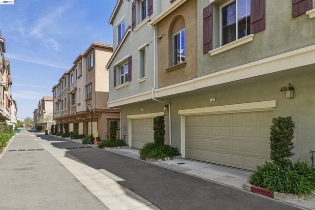 2305 Gibbons St, Hayward, CA 94541