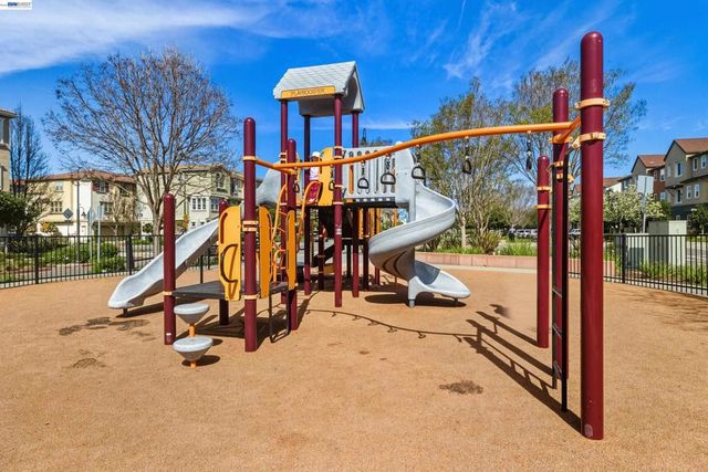 2305 Gibbons St, Hayward, CA 94541