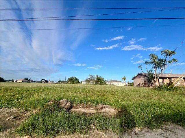 1424 NE 9TH AVENUE, Cape Coral, FL 33909