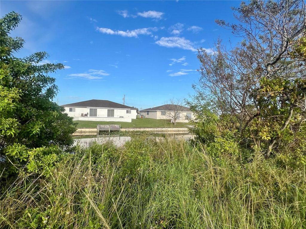 1424 NE 9TH AVENUE, Cape Coral, FL 33909
