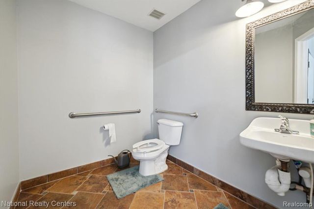 14151 Lakeside Boulevard 46, Shelby Twp, MI 48315