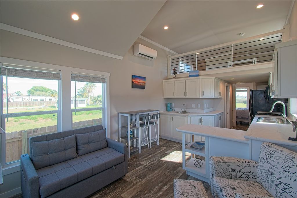 211 W Pompano, Rockport, TX 78382 — photo 3