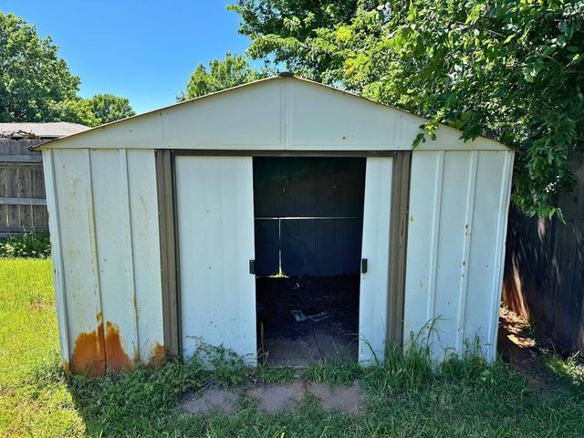 5216 BROOKWOOD DRIVE, Wichita Falls, TX 76302