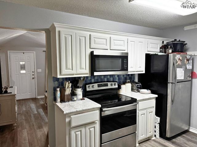 5216 BROOKWOOD DRIVE, Wichita Falls, TX 76302