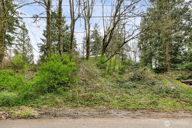 13625 E Lake Kathleen Drive SE, Renton, WA 98059