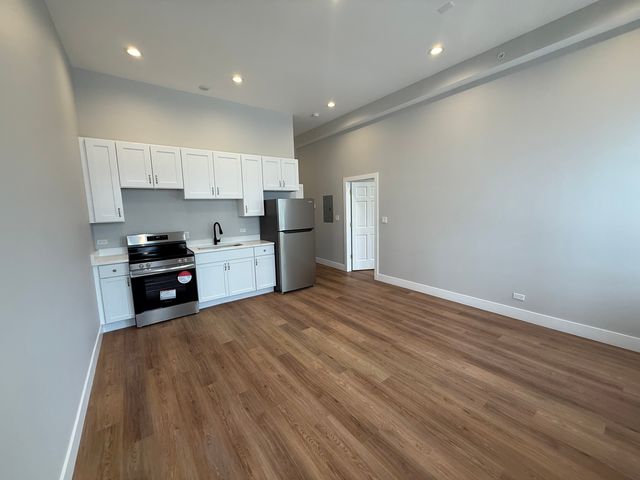 1219 W Devon Avenue 201, Chicago, IL 60660