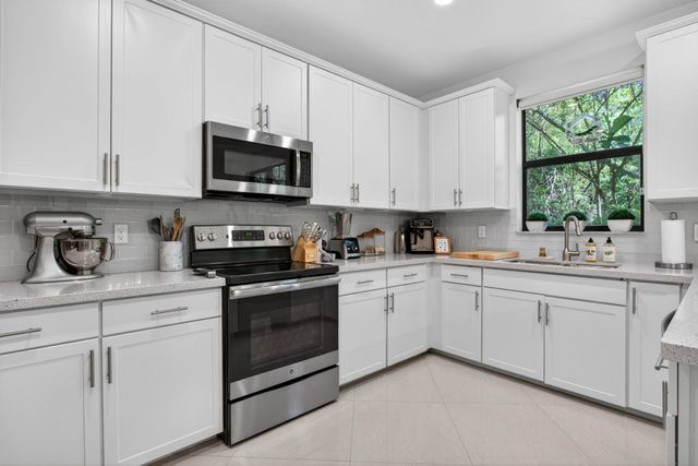 4012 Devenshire Court, Coconut Creek, FL 33073