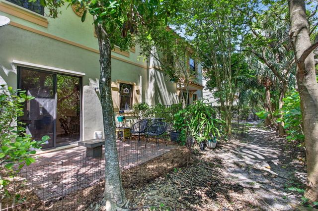 4012 Devenshire Court, Coconut Creek, FL 33073